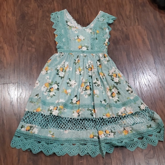Elegant Floral Lace Midi Dress - Green - Picture 1 of 7